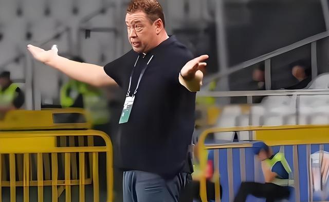 出参加俱乐, 奥拉罗尤就, 望大增